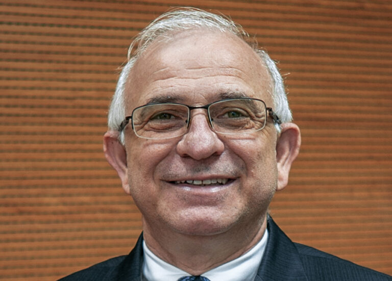 Farmacêutico formado pela UEM, dirige Fundação Butantan