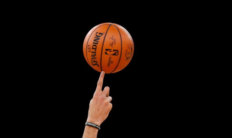 Covid-19: NBA adia jogos