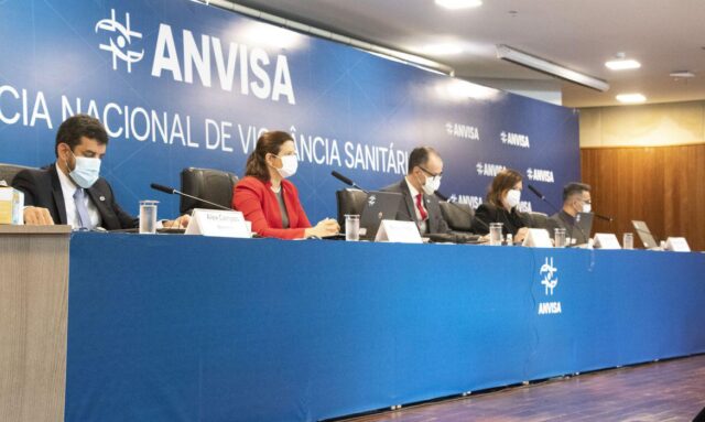 Anvisa aprova uso emergencial de vacinas contra covid