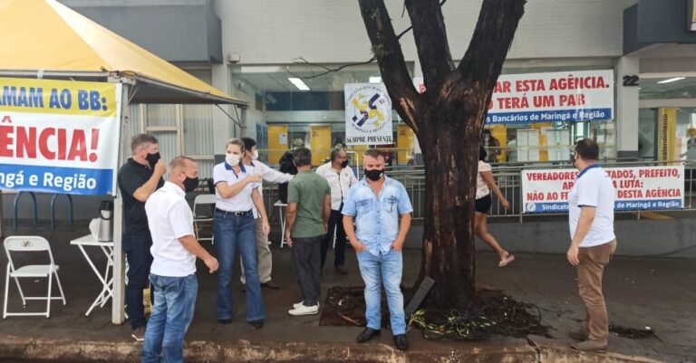 Sindicato protesta contra fechamento de agência na região de Maringá