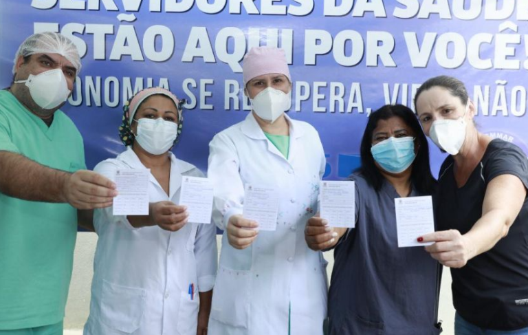 COVID-19: 3 mil vacinados nos dois primeiros dias
