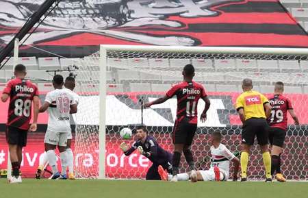 São Paulo empata com Athletico-PR
