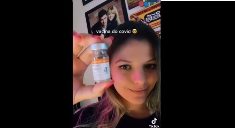 Filha de prefeito exibe frasco de Coronavac e causa alvoroço na internet