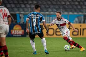 Flamengo vira sobre o Grêmio e vence na Arena