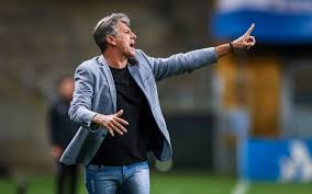 Renato Gaúcho ataca Inter e Galhardo