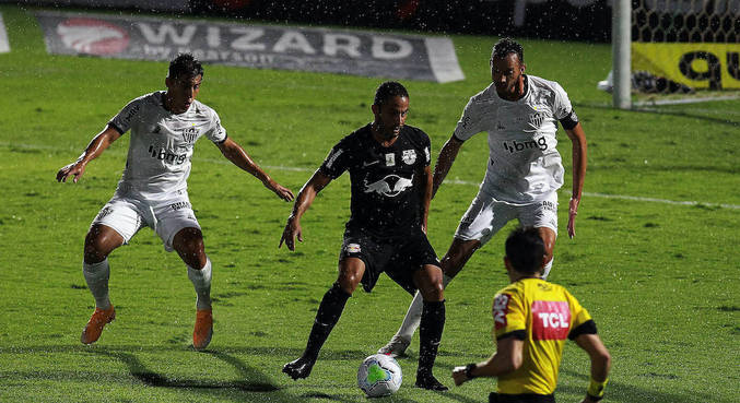 Atlético-MG empata no fim com Red Bull Bragantino