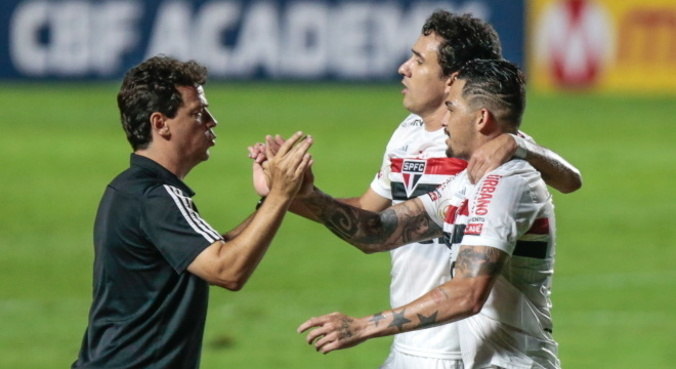 São Paulo só empata com Coritiba