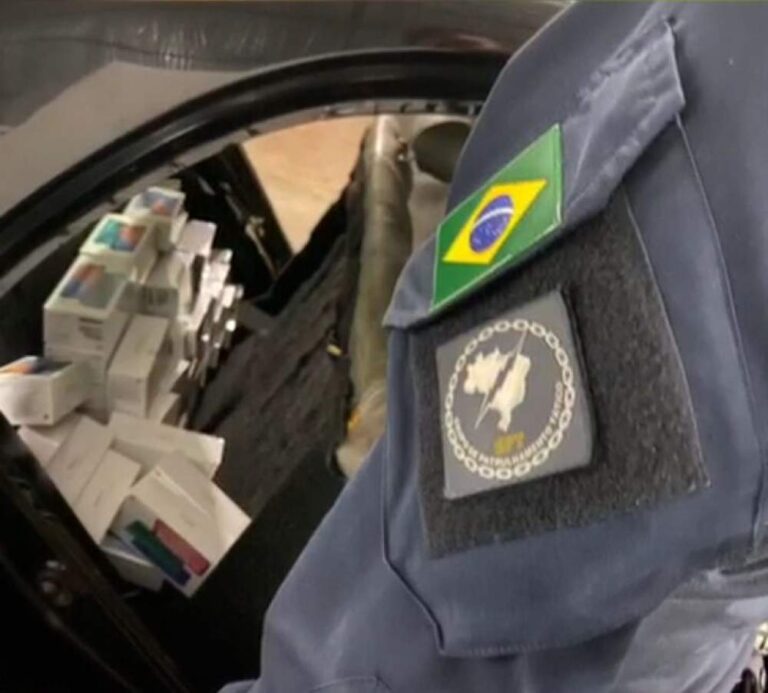 PRF apreende contrabando em carros no Contorno Norte