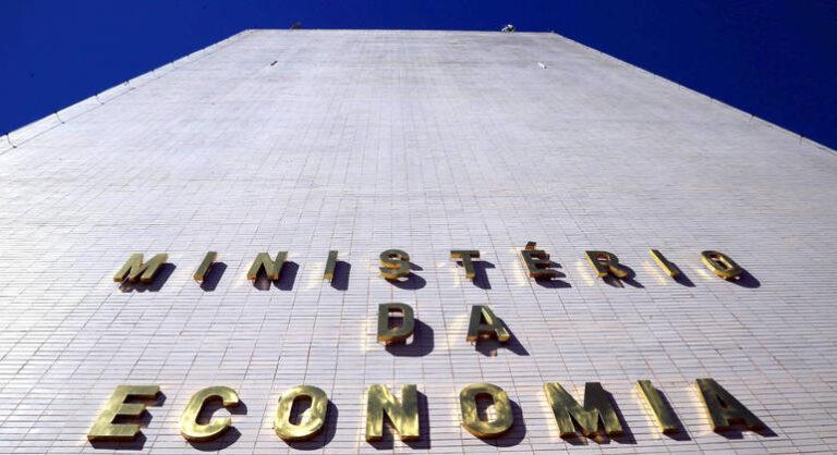Governo publica MP que simplifica análise e concessão de crédito