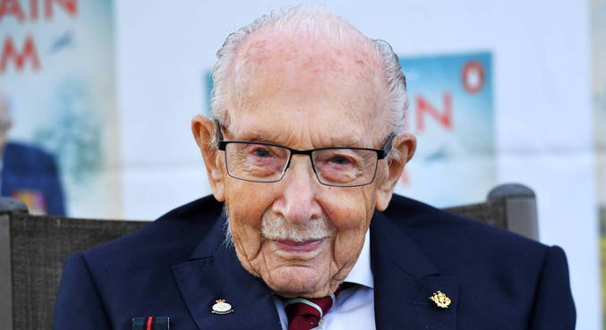 Veterano britânico recordista em arrecadação morre de covid-19