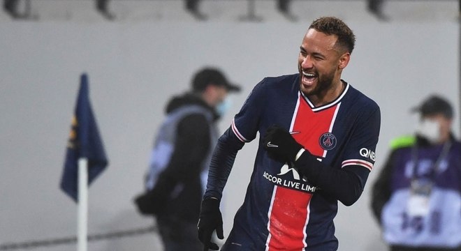 Neymar renova com o PSG