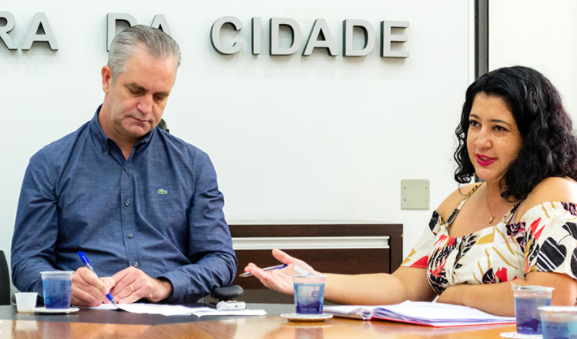 Prefeito informa a necessidade de negociação com os professores municipais