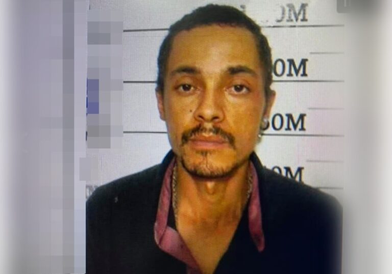 Assassinado na cadeia suspeito de matar a esposa na frente das filhas