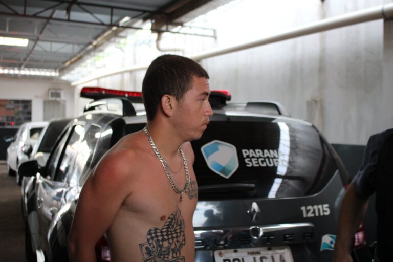 Atiradores comemoram na rua a execução de autor de homicídios em Sarandi