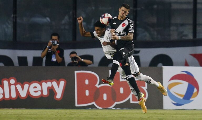 Botafogo e Vasco empatam em São Januário