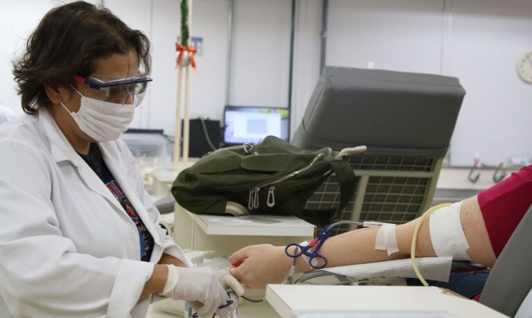 Cirurgias eletivas são adiadas por falta de sangue em hemocentros