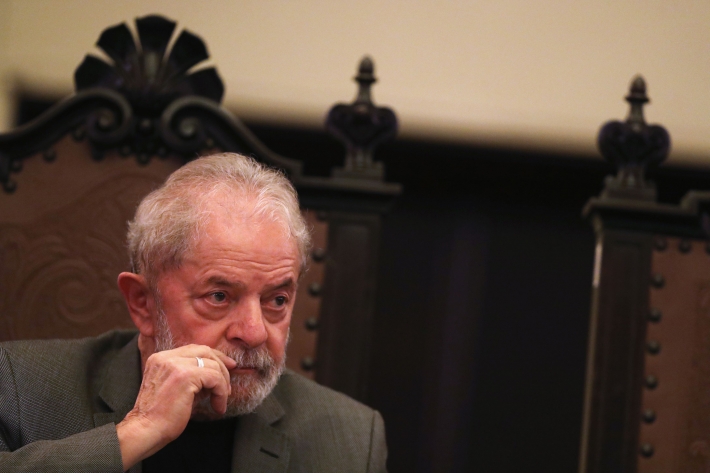 Juiz mantém bloqueio de bens de Lula