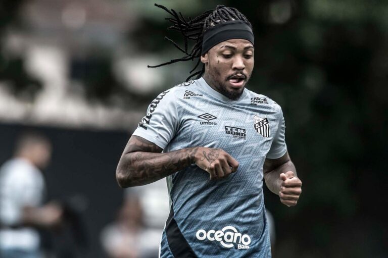 Marinho desfalca Santos na estreia da Libertadores