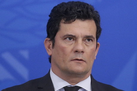 Moro visita Acim, Cocamar e autografa livro em Maringá