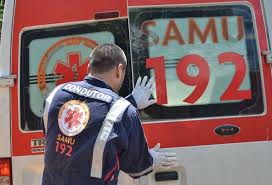 Mulher e criança sofrem asfixia após família queimar carvão para espantar o frio