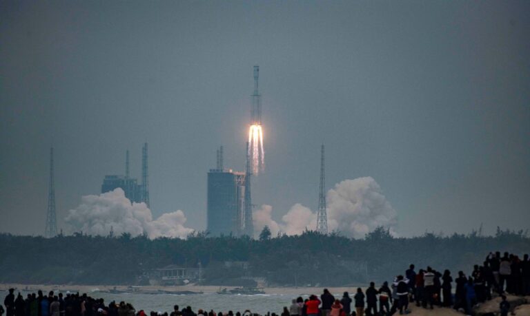 China lança módulo principal da sua 1ª estação espacial permanente