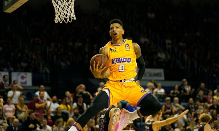 Brasileiro assina com time da NBA