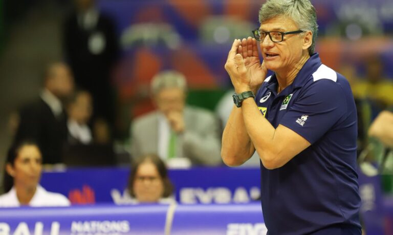Técnico da seleção, Renan volta a ser intubado