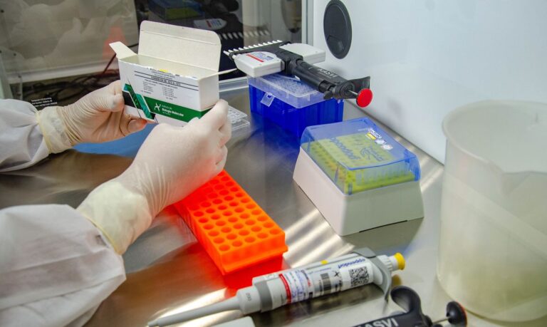 MP reinstitui dispensa de licitação para compras relacionadas à covid