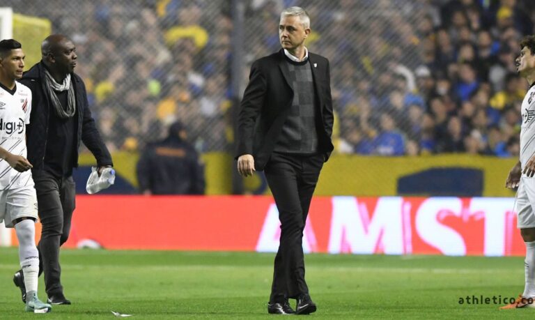 Tiago Nunes é o técnico do Grêmio