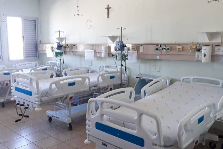 Prefeitura se reúne com hospitais particulares e propõe acordo