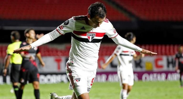 São Paulo segue 100% na Libertadores
