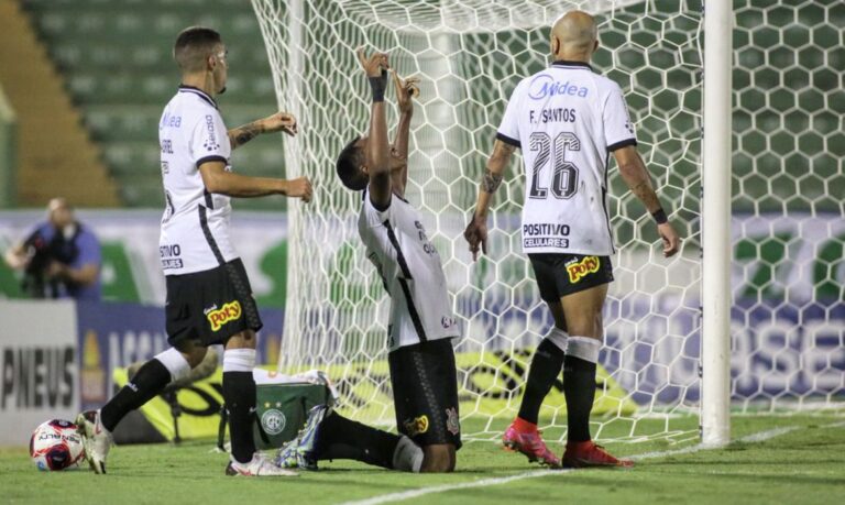 Corinthians vence o Guarani