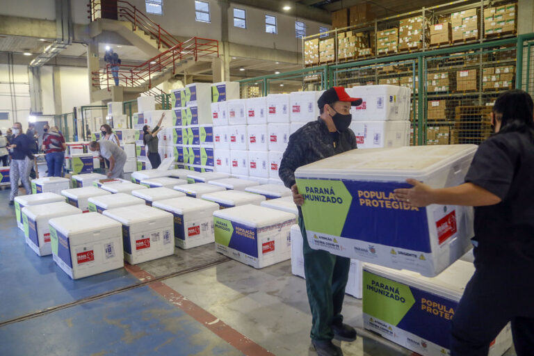 Paraná receberá mais 309,2 mil doses de vacinas contra Covid-19