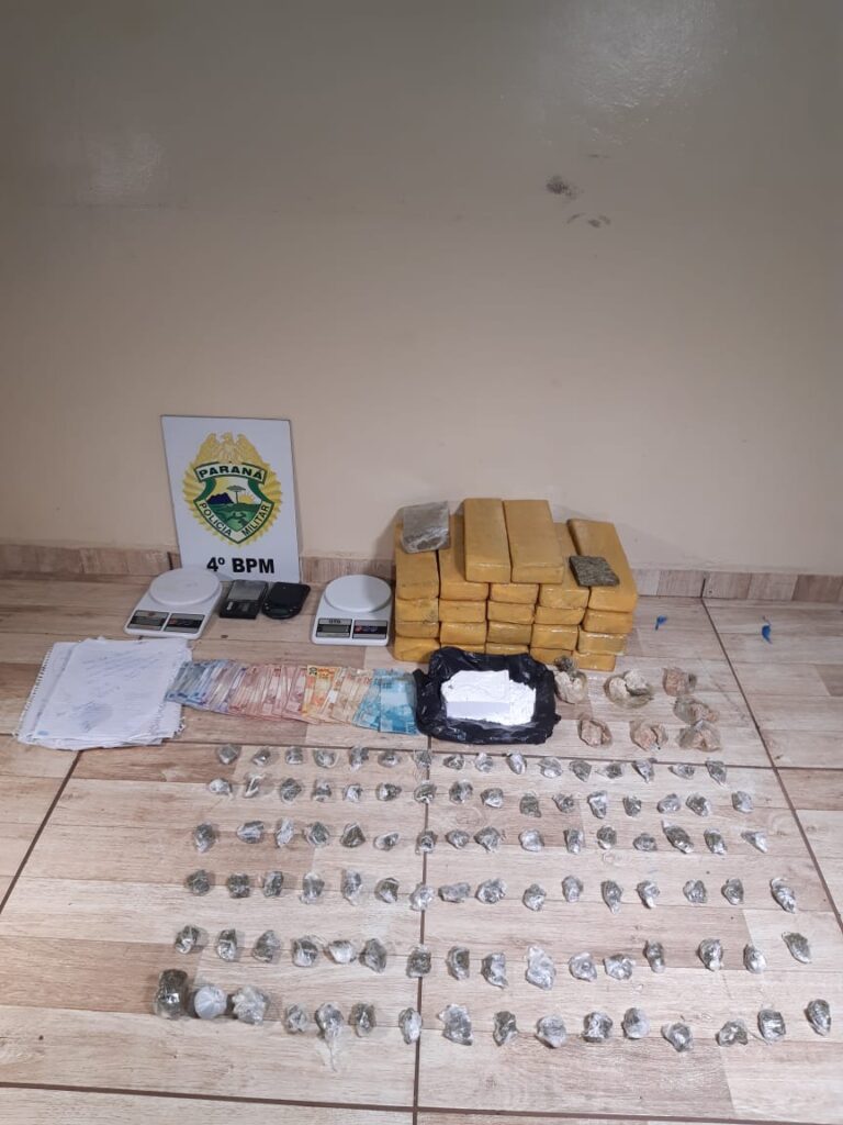 PM prende 8, recupera 3 carros e apreende 20 quilos de maconha em menos de 24 horas
