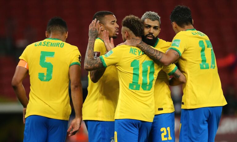 Brasil vence Equador por 2 a 0