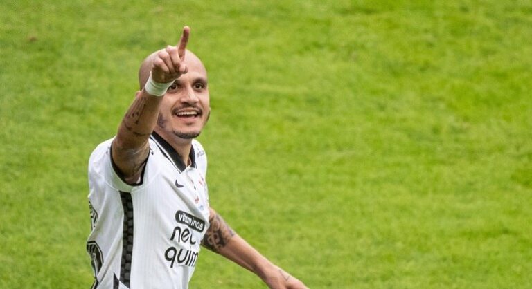 Corinthians vence a primeira com técnico Sylvinho