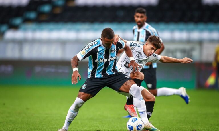 Grêmio e Santos empatam em 2 a 2