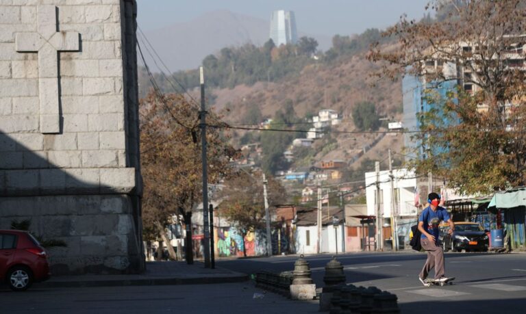 Chile fecha capital novamente após disparada de casos de covid-19