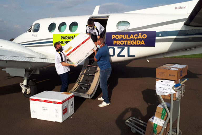 Saúde encaminhará mais 415.790 vacinas contra a Covid-19 ao Paraná nesta sexta
