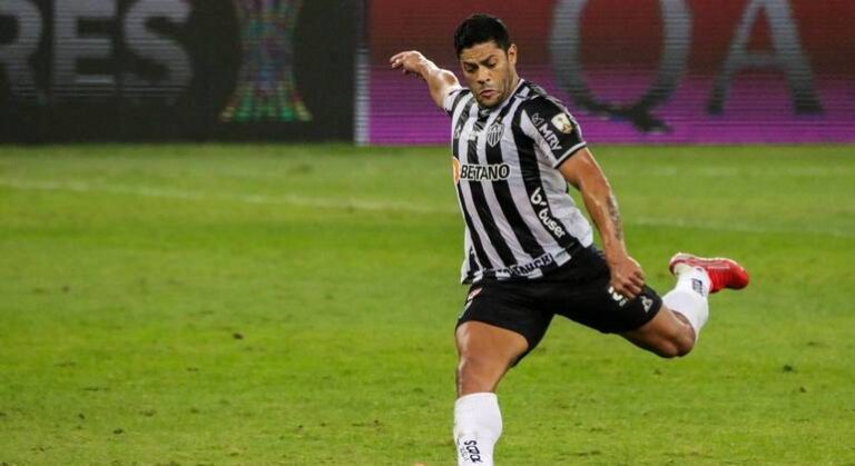 Atlético-MG vence o Boca Jrs e avança na Libertadores