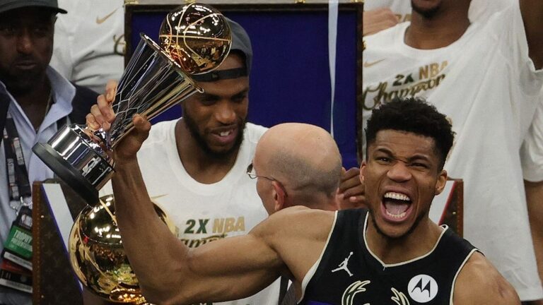 Bucks vence Suns e é campeão da NBA após 50 anos
