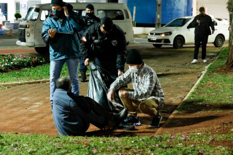 Força-tarefa contra o frio acolhe quase 200 pessoas em situação de rua