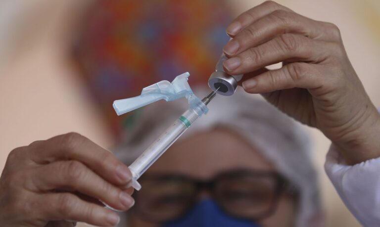 Maringá vacina todos os públicos de 2ª dose nesta quinta