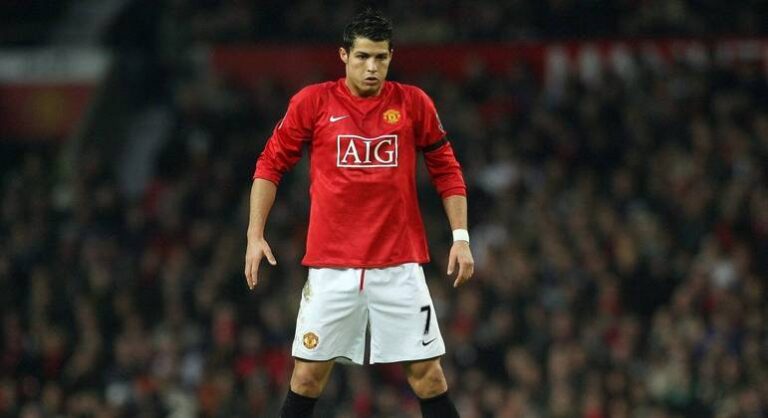 Manchester United anuncia a contratação de Cristiano Ronaldo