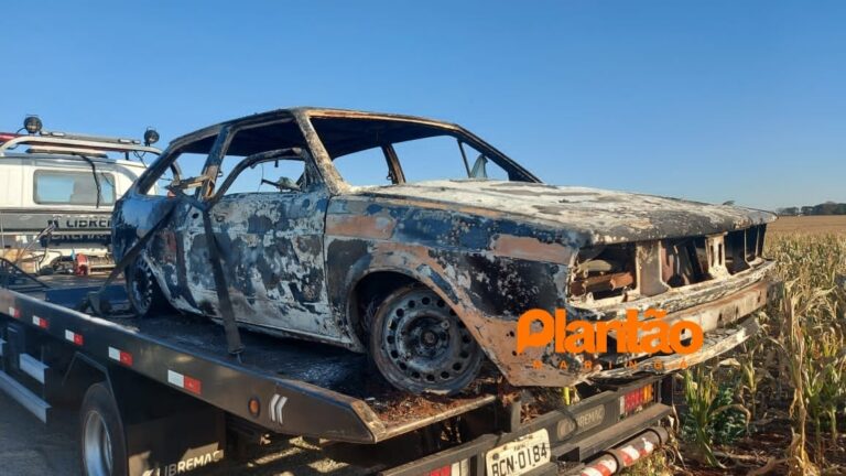 Carro foi incinerado com um homem dentro