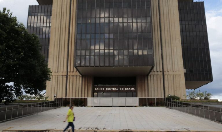 Mercado financeiro eleva projeção da inflação
