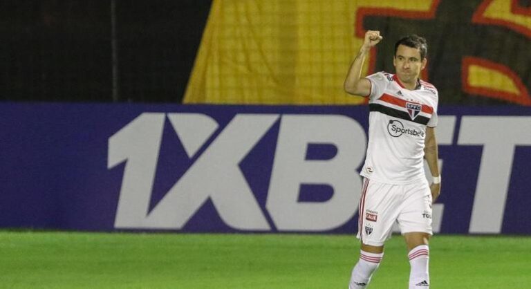 São Paulo vence o Sport