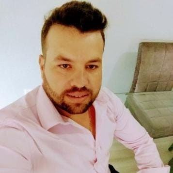 Caminhoneiro de Maringá sofre acidente fatal no Rio