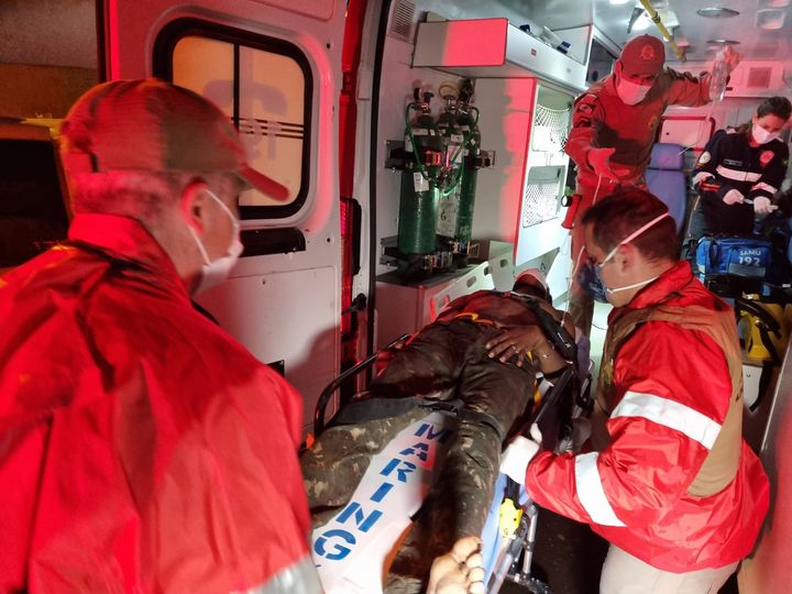 Homem leva 6 tiros enquanto dormia em sua casa