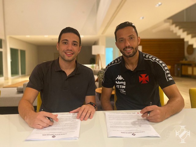 Nenê é apresentado e já pode jogar pelo Vasco